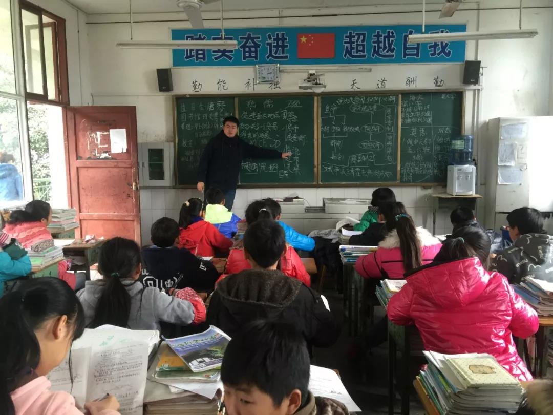 1568687536474279.jpg 让青春在奉献中闪光 1.jpg