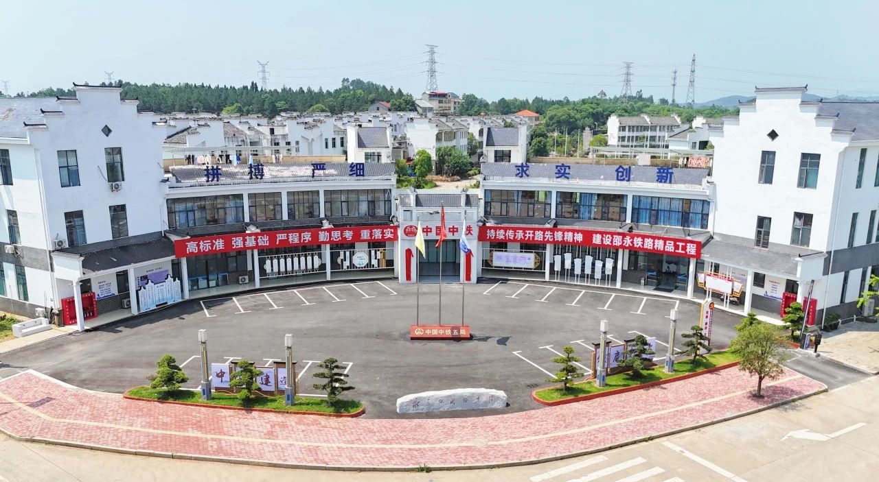 1725604213555429.jpg a43ca4095699f16bddb65fa6a5a0d285.jpg