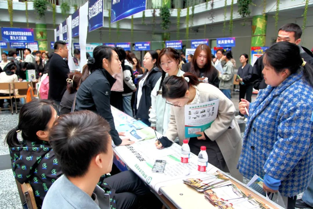 1745998235975817.jpg 1745998235975817.jpg